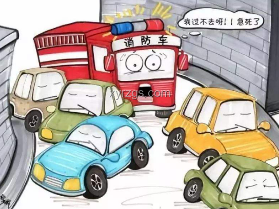 违停车堵住消防车应对指南：群众如何安全高效地采取行动